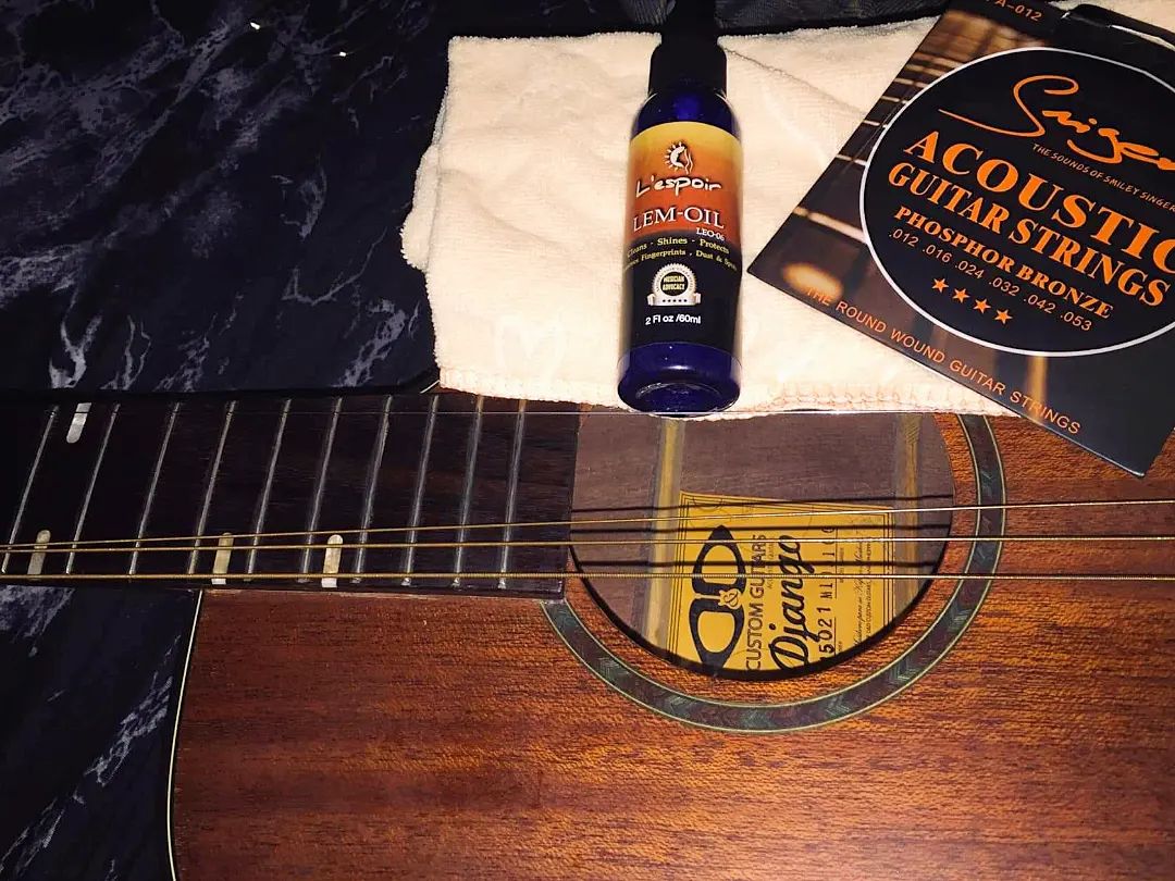 Spa day for this D&D Django 🎸🛀  Thank you for sharing Daloy Alon over on our FB community! Do you have pics of your favorite D&D instruments? Post them and tag us!🎸    Shop online on our website www.ddmusic.ph and get free shipping with a minimum of P5000! Shipping areas currently include Metro Manila, Bulacan, Antipolo, Rizal, Cavite and now also Laguna!  Check out authorized dealers nationwide.     #localsforlocals #gustokongmaggitara