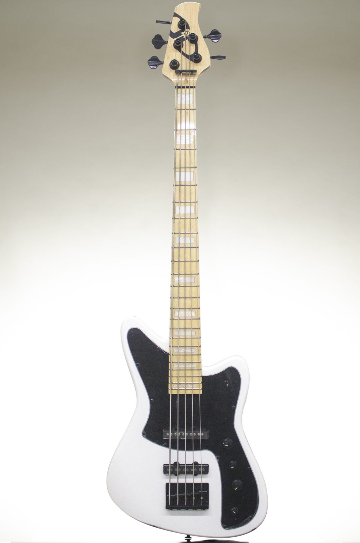 D&D PAUL YAP BASS GUITAR 5 String - (Signature Model) - Image 5