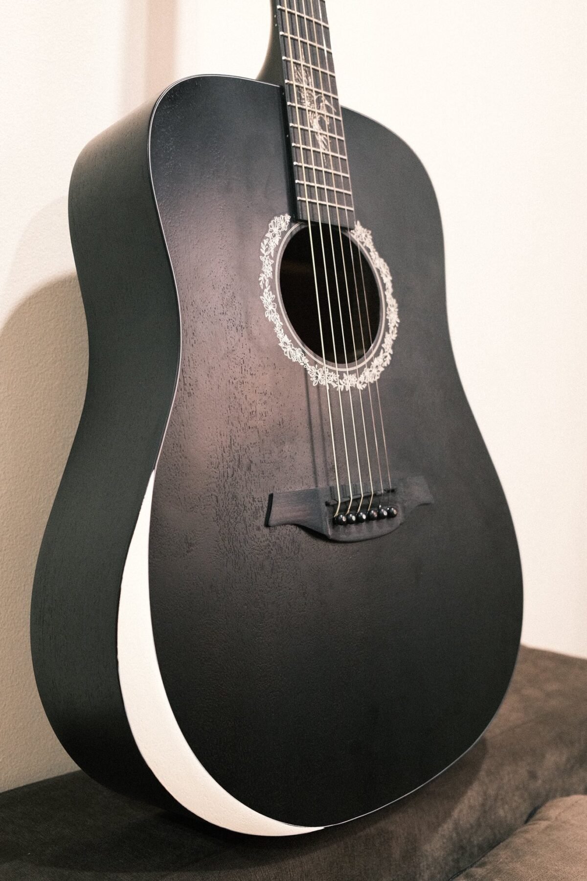 D&D LIGHT BRINGER ACOUSTIC GUITAR BLACK - Image 6